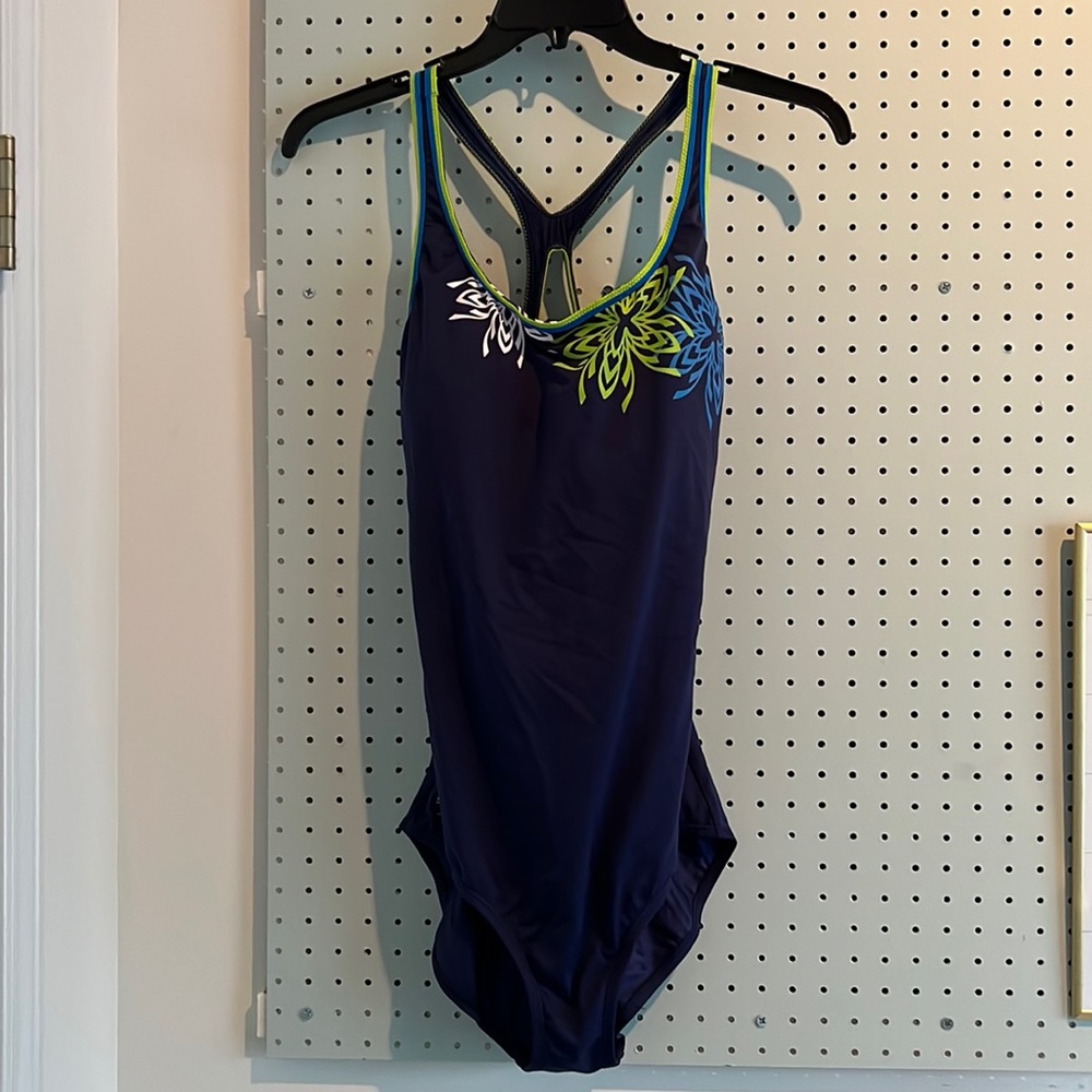 NWOT Super Cute Speedo One Piece Swimsuit, Size 16